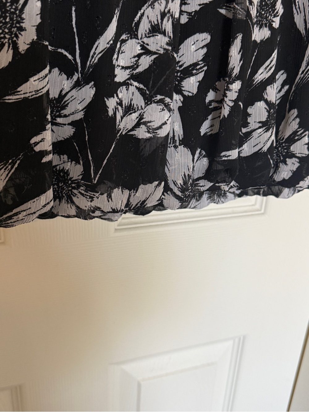 Black Floral Long-Sleeve Peasant Blouse -XL - Picture 5 of 8